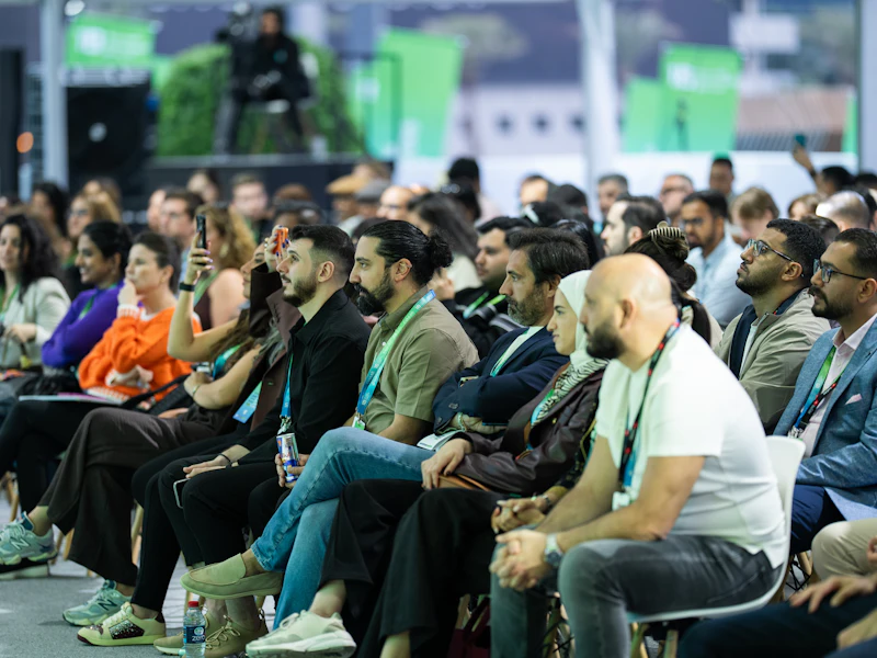 Potenciais empreendedores e profissionais atentos à palestra no FIND 2026 em Resende-RJ